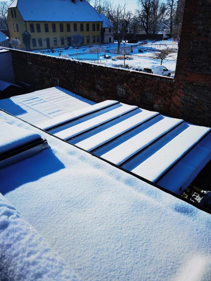 Gemuetliche Dachwohnung Mit Kleiner Oder Grosser Dachterrasse Nebeneinander Wolmirstedt Exterior photo