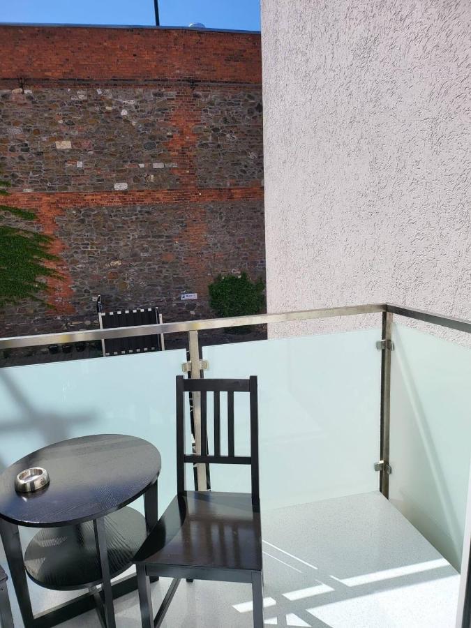 Gemuetliche Dachwohnung Mit Kleiner Oder Grosser Dachterrasse Nebeneinander Wolmirstedt Exterior photo